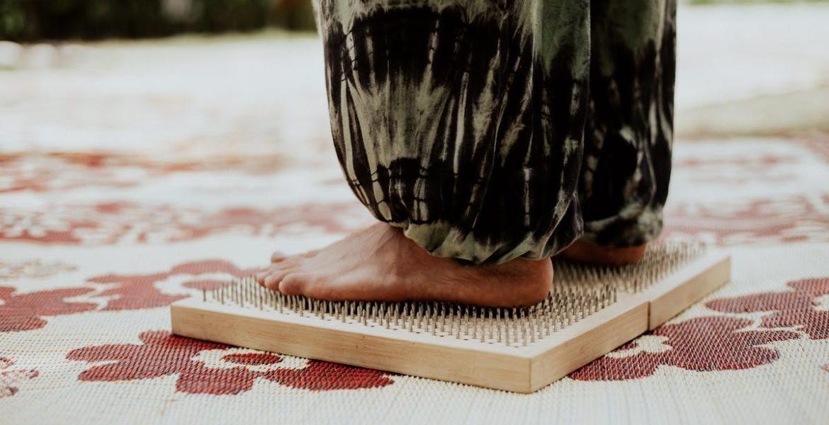 découvrez les bienfaits de l'utilisation d'un tapis d'acupression : soulagement du stress, amélioration de la circulation, réduction des douleurs musculaires et relaxation profonde. explorez comment intégrer cet outil simple dans votre routine de bien-être pour une santé optimale.