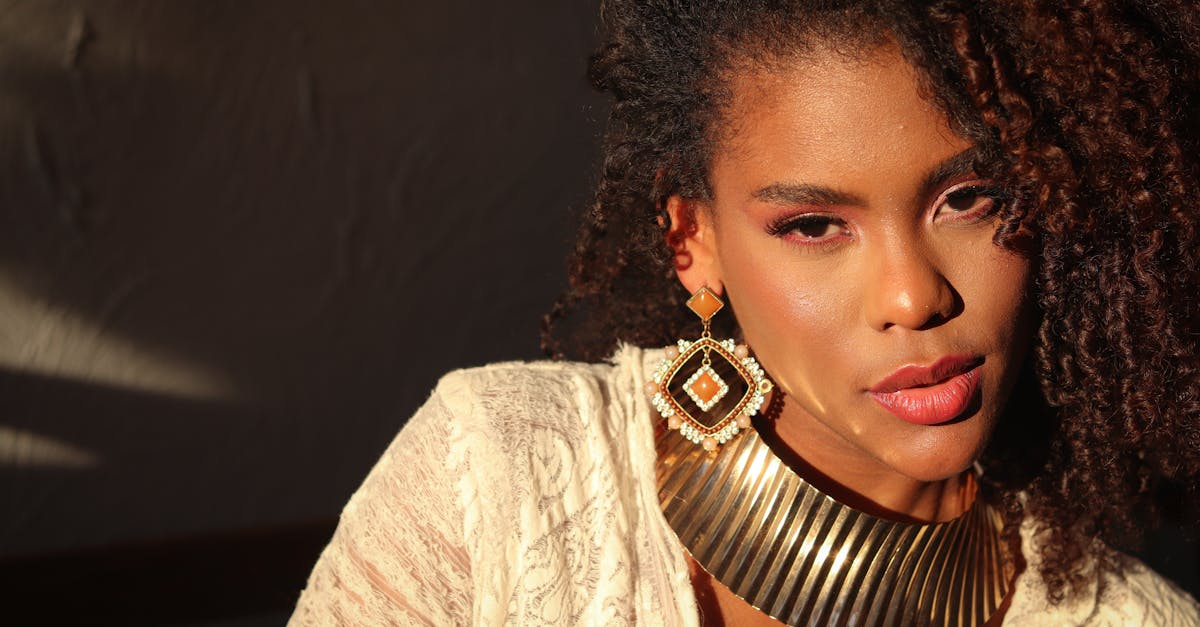 découvrez l'univers du glamour : des tendances mode éblouissantes, des conseils de beauté exclusifs et des inspirations pour briller en toute occasion.