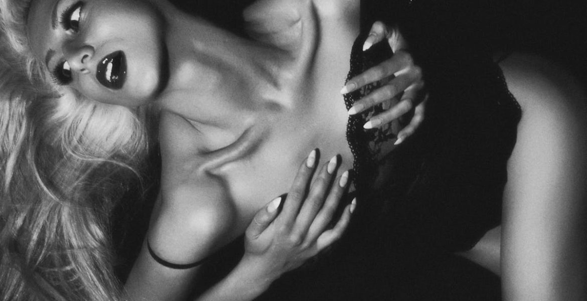 découvrez notre collection élégante de lingerie, alliant confort et sensualité. des modèles variés pour chaque occasion, mettant en valeur votre silhouette. faites de votre intimité un moment unique avec notre sélection raffinée.