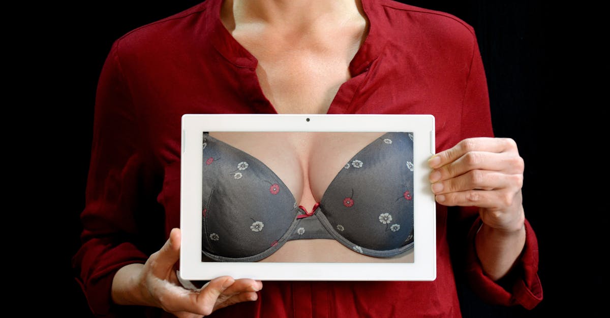 découvrez notre collection élégante de lingerie qui allie confort et sensualité. trouvez des ensembles raffinés et des modèles audacieux pour chaque occasion. osez exprimer votre féminité avec notre lingerie de qualité, conçue pour sublimer votre silhouette.
