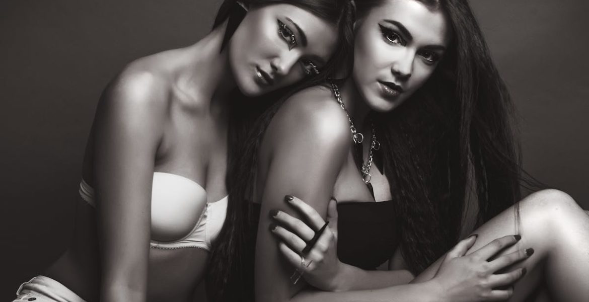 découvrez notre collection de lingerie élégante et sensuelle, conçue pour sublimer votre silhouette. choisissez parmi une variété de styles, de tissus et de tailles pour vous sentir belle et confiante au quotidien.