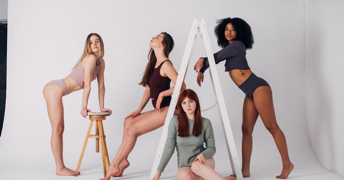 découvrez les dernières tendances en lingerie pour sublimer votre garde-robe intime. des designs modernes aux matériaux innovants, explorez les styles qui allient confort et sensualité. restez à la pointe de la mode avec nos conseils incontournables sur la lingerie tendance.