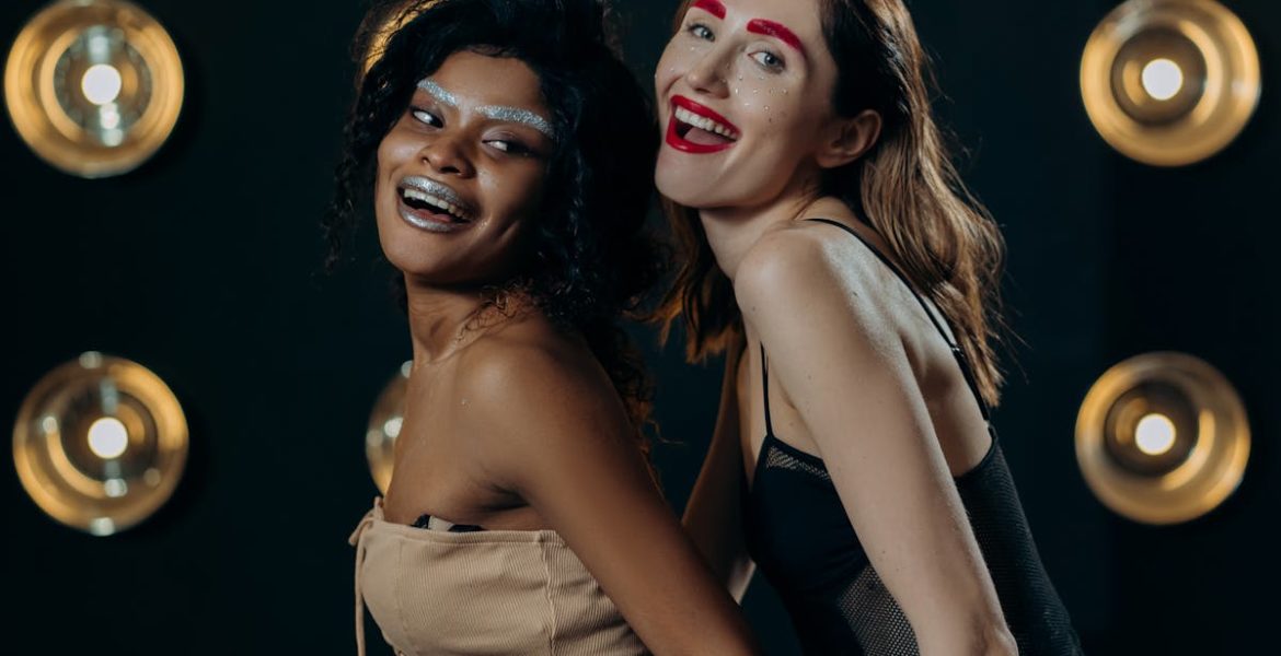 découvrez les dernières tendances en lingerie pour sublimer votre silhouette. explorez des styles variés, des dentelles délicates aux matériaux innovants, et trouvez la pièce parfaite pour chaque occasion.