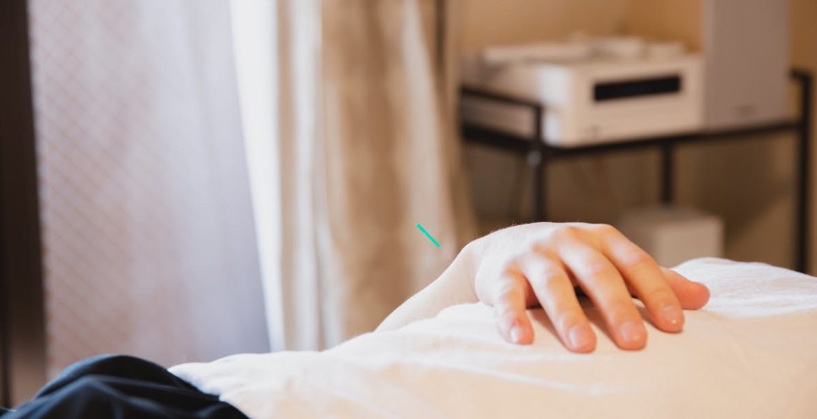 découvrez l'acupressure, une technique de guérison traditionnelle qui utilise la pression des doigts sur des points spécifiques du corps pour soulager le stress, améliorer la circulation et favoriser le bien-être général. apprenez les bienfaits de cette approche naturelle pour votre santé physique et mentale.