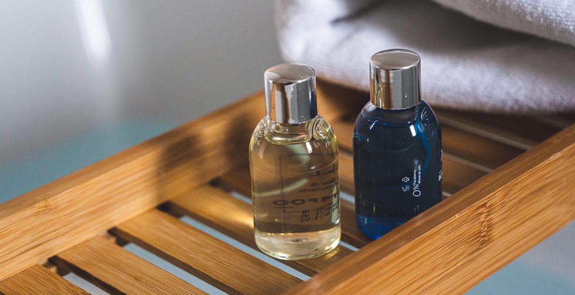 découvrez des conseils pratiques et inspirants pour l'organisation de votre salle de bain. apprenez à optimiser l'espace, à choisir les meilleurs accessoires de rangement et à créer un environnement agréable et fonctionnel.